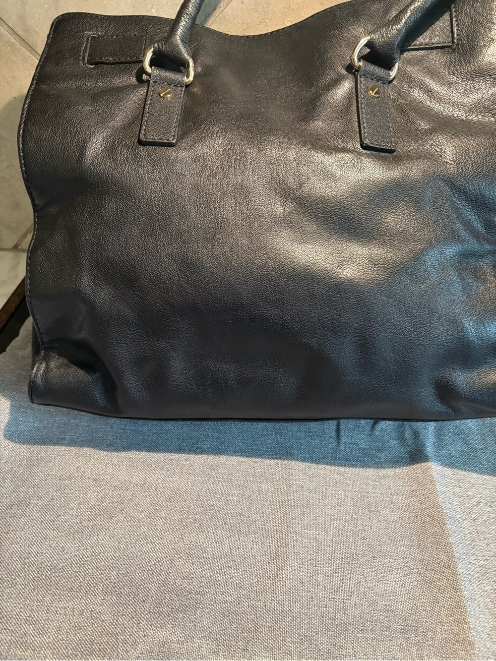 Michael Kors Black Leather Shoulder Bag with Gold Hardware - Picture 3 of 12